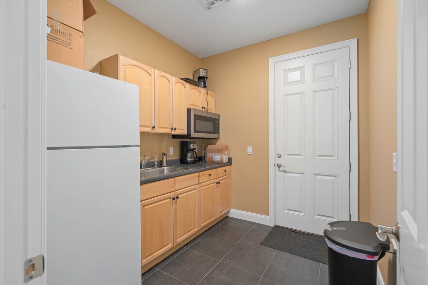 More Photos Of 3217 Corrine Dr, Orlando Office For Lease