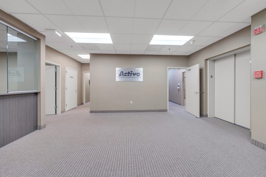 More Photos Of 440 Old Hook Rd, Emerson Medical For Lease