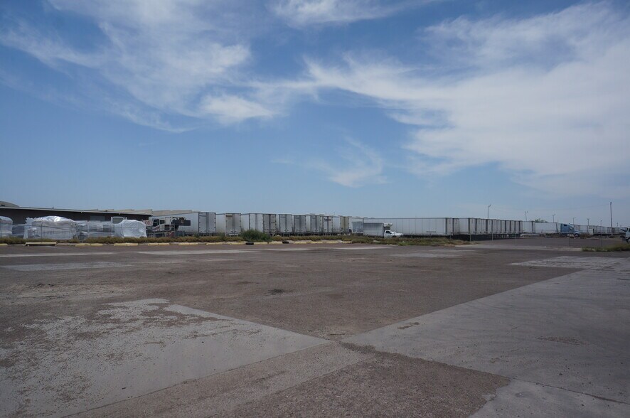 More Photos Of 8406 Amparan Rd, Laredo Warehouse For Lease