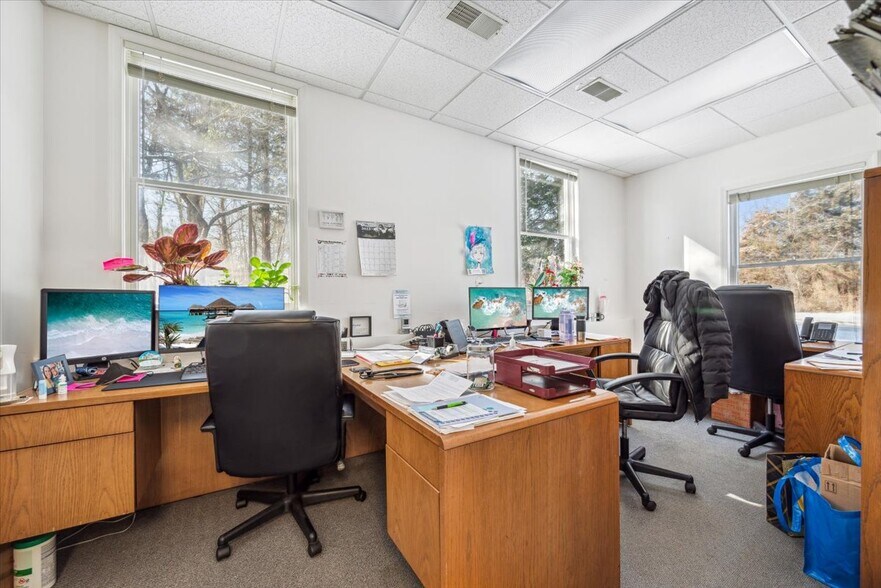 More Photos Of 301-302 Towne Centre Dr, Hillsborough Medical For Sale