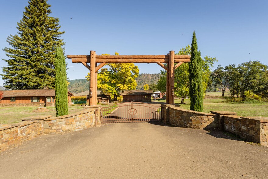 More Photos Of 8690 Lookingglass Rd, Roseburg Land For Sale