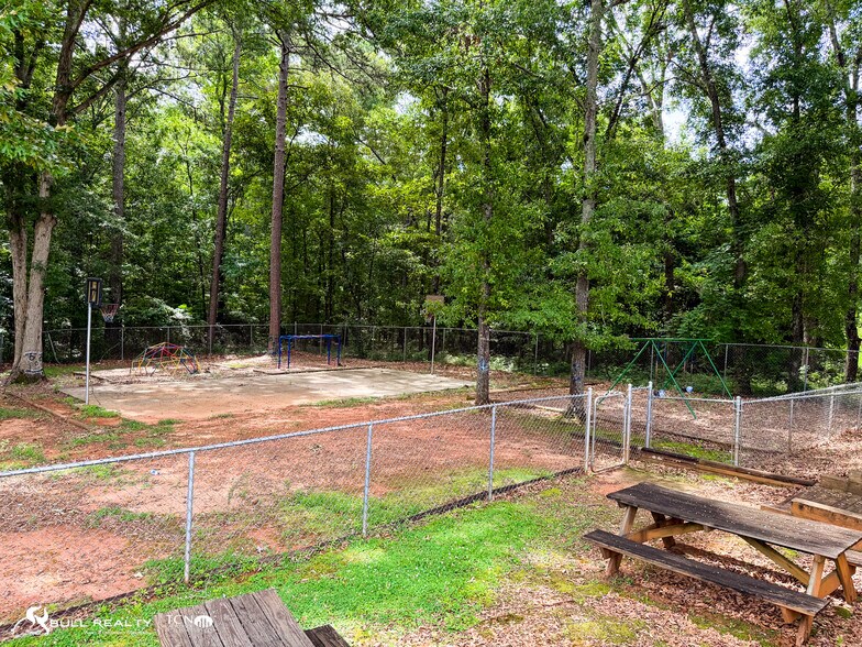 More Photos Of 431 Brownlee Rd, Jackson Daycare Center For Sale