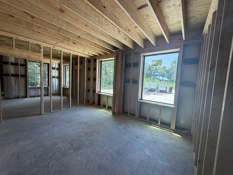 More Photos Of 2314 Wade Cir N, Conroe Warehouse For Sale