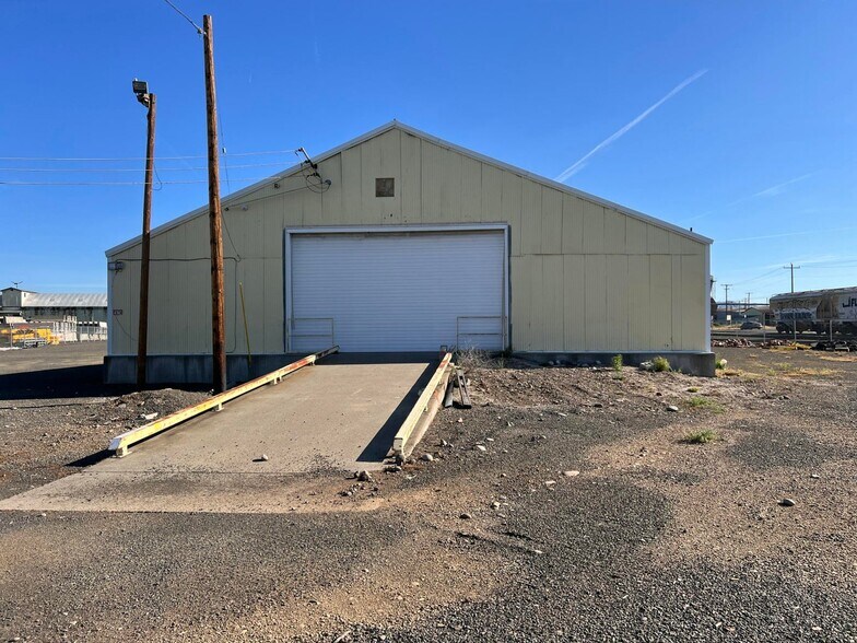 More Photos Of 8380 Agate Rd, White City Manufacturing For Sale