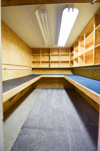 More Photos Of 1201 Old Hopewell Rd, Castalian Springs Showroom For Sale