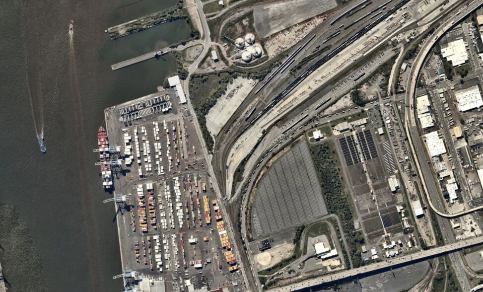 More Photos Of 3400 S Christopher Columbus blvd, Philadelphia Land For Lease