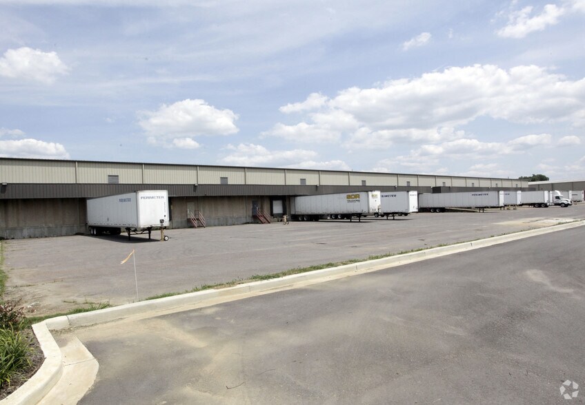 More Photos Of 10795 Ridgeway Industrial Dr, Olive Branch Warehouse For Lease