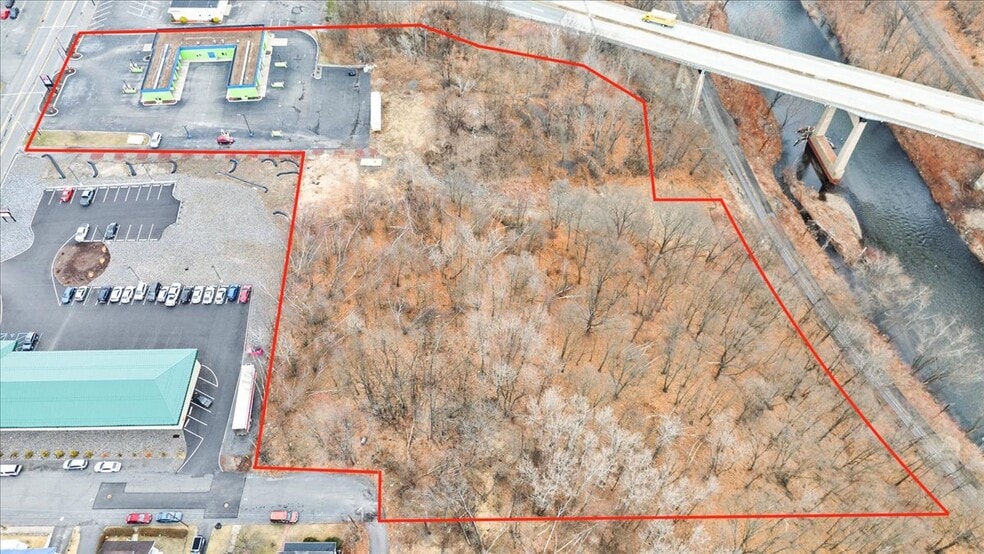 More Photos Of 901 S Main St, Taylor Carwash For Sale