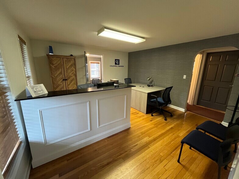 More Photos Of 142 Queen St, Southington Loft Creative Space For Sale