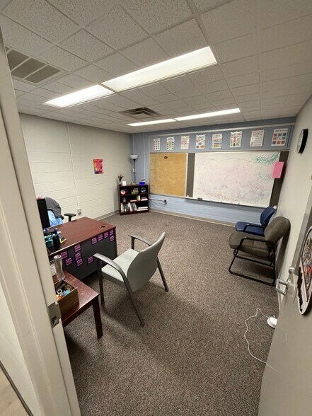 More Photos Of 255 N Miami St, Wabash Medical For Sale