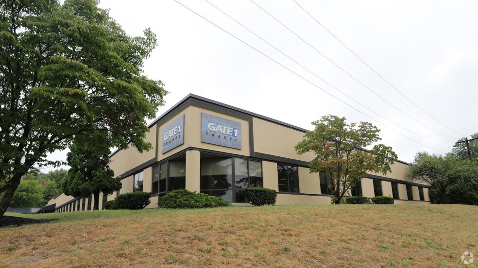 More Photos Of 455 Maryland Dr, Fort Washington Light Manufacturing For Sale