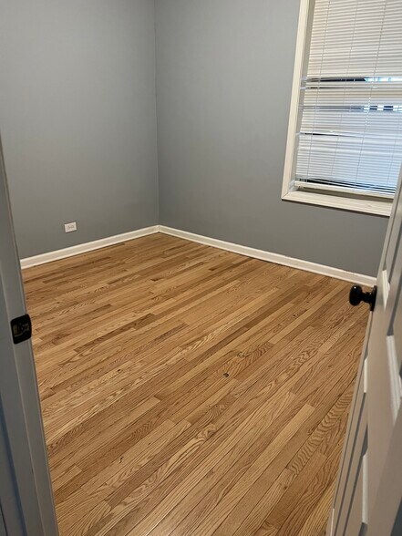 More Photos Of 214 Chicago Ave, Oak Park Apartments For Sale