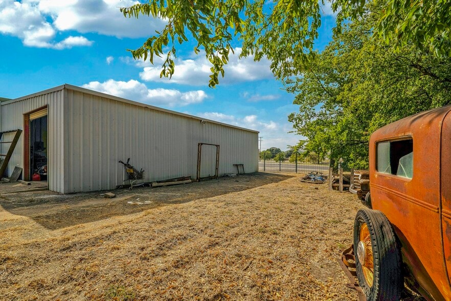 More Photos Of 11510 Nacogdoches rd, San Antonio Industrial For Sale