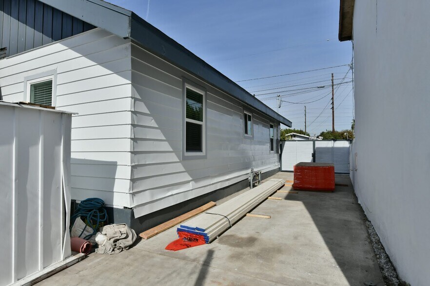 More Photos Of 6221 Corona Ave, Bell Apartments For Sale