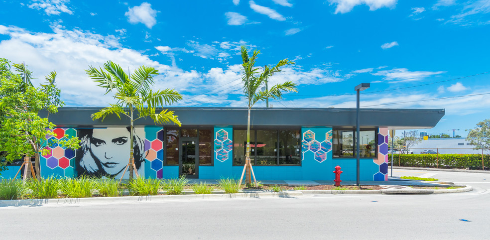 Primary Photo Of 900 N Flagler Dr, Fort Lauderdale General Retail For Lease