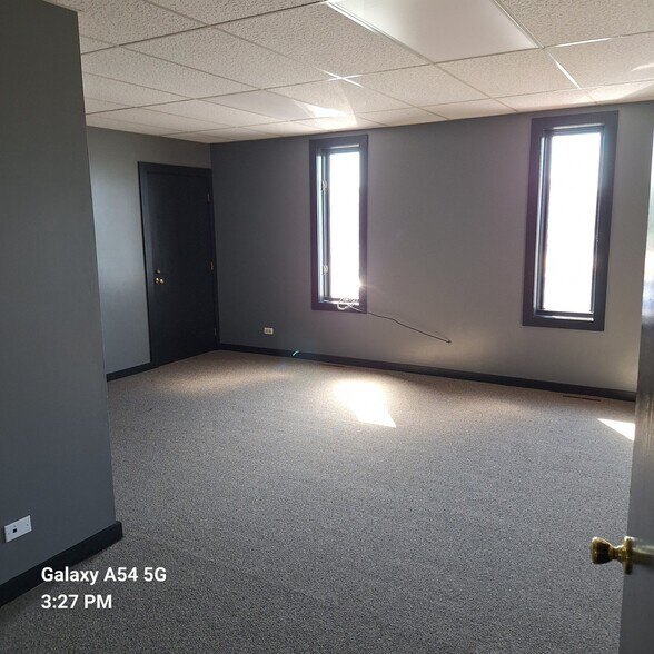 More Photos Of 3816 Grandview Ave, Gurnee Warehouse For Sale
