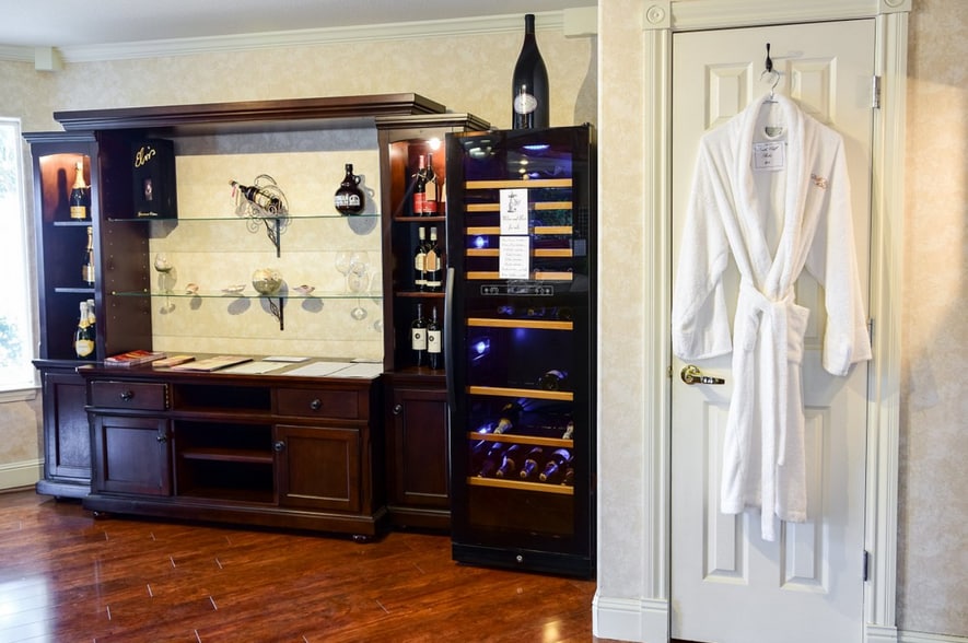 More Photos Of 1005 S Main St, Fort Bragg Hotel For Sale