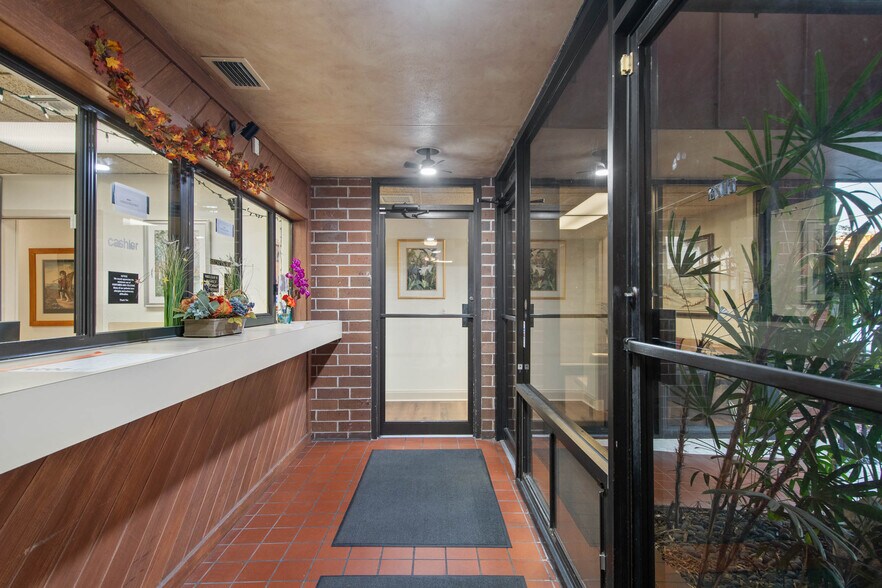 More Photos Of 3027 Aloma Ave, Winter Park Medical For Sale