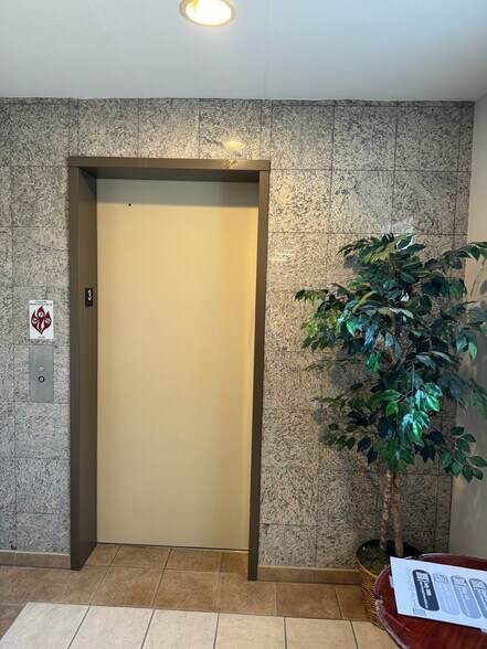 More Photos Of 1917 Welsh Rd, Philadelphia Office For Sale