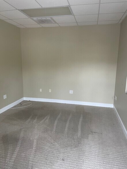 More Photos Of 1146 Elma G Miles Pky, Hinesville Self Storage For Lease