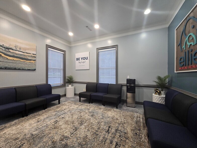 More Photos Of 114 Adris Pl, Dothan Office For Lease