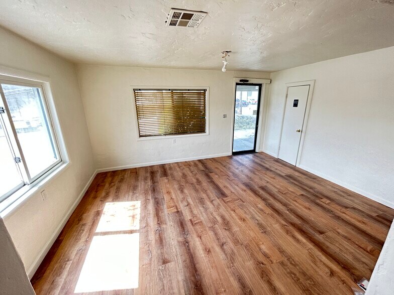 More Photos Of 717 5th St, Prescott Manufacturing For Lease
