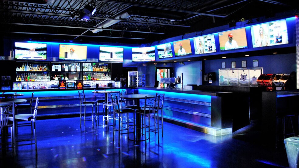 More Photos Of 1105 Arlington St, Winnipeg Storefront Retail Office For Sale