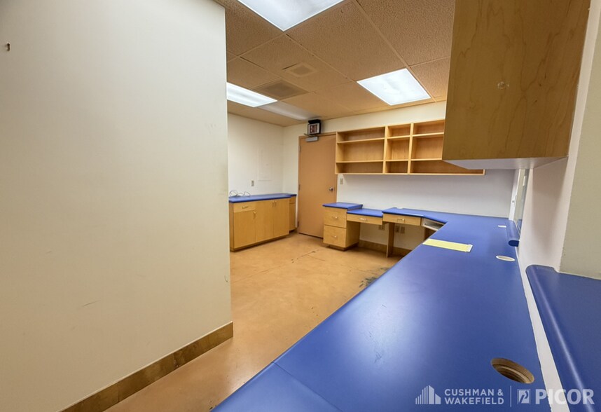 More Photos Of 1980 W Hospital Dr, Tucson Medical For Sale