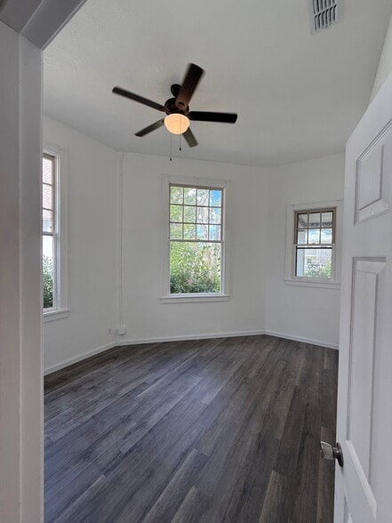 More Photos Of 18-20 E Pleasant St, Avon Park Religious Facility For Sale