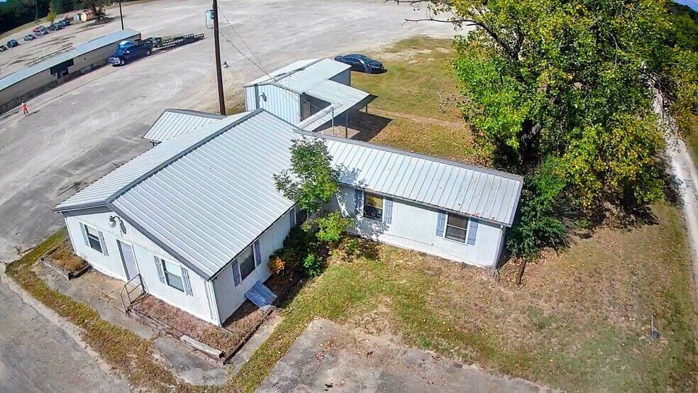 More Photos Of 8523 US 271S Hwy, Powderly Light Distribution For Sale