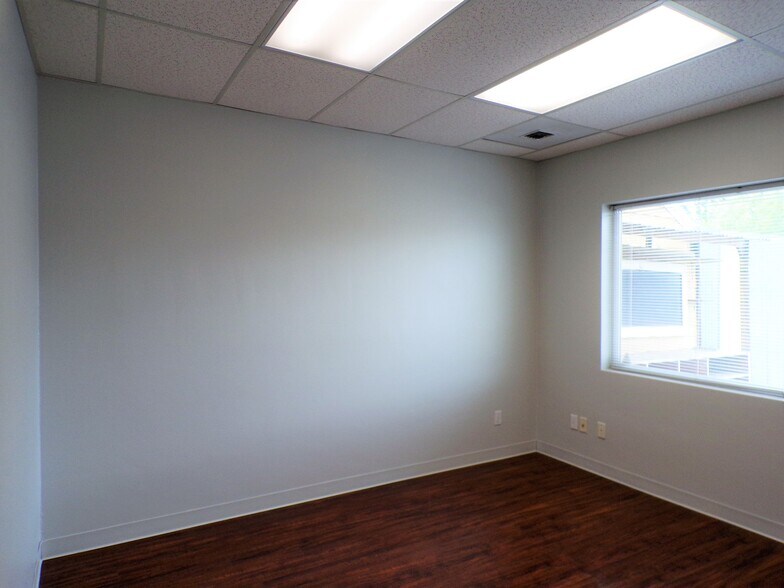 More Photos Of 750 NW 4th St, Prineville Office For Sale