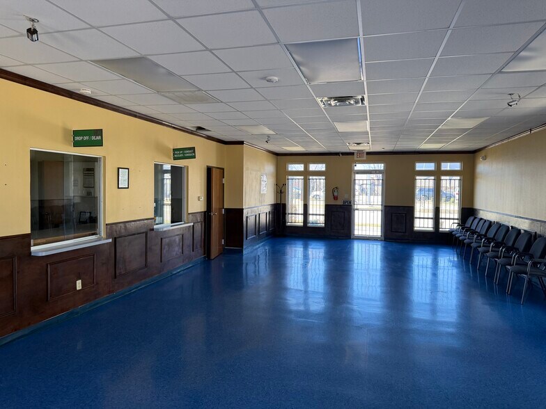 More Photos Of 820 N Zang Blvd, Dallas Medical For Lease