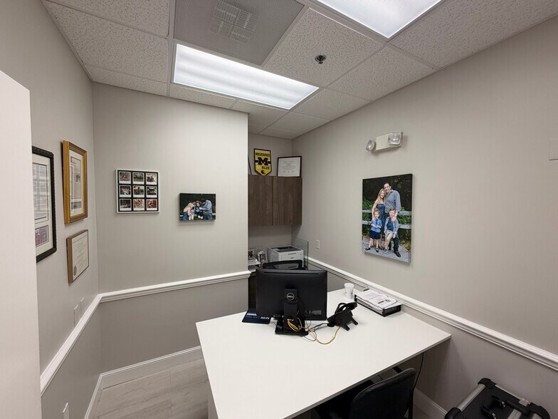 More Photos Of 670 Glades Rd, Boca Raton Medical For Sale