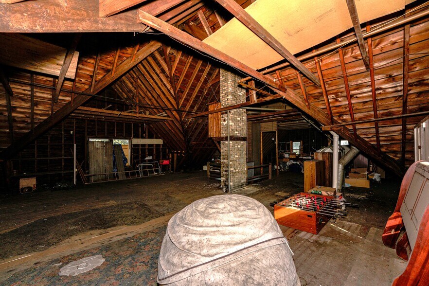 More Photos Of 2670-2678 N Holton St, Milwaukee Storefront Retail Residential For Sale