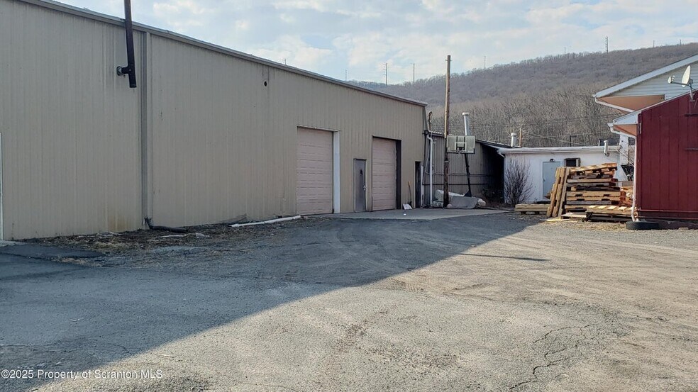 More Photos Of 2250 Scranton Carbondale Hwy, Scranton Freestanding For Sale