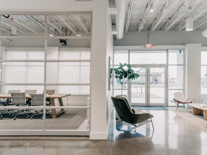 More Photos Of 9555 Harmon Rd, Fort Worth Office For Lease
