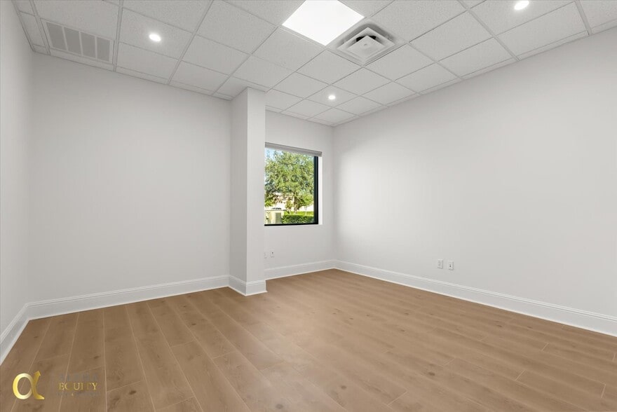 More Photos Of 201 Specialty Pt, Sanford Showroom For Lease