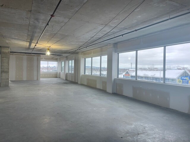 More Photos Of 10205 Boul Pie-IX, Montréal Office For Lease
