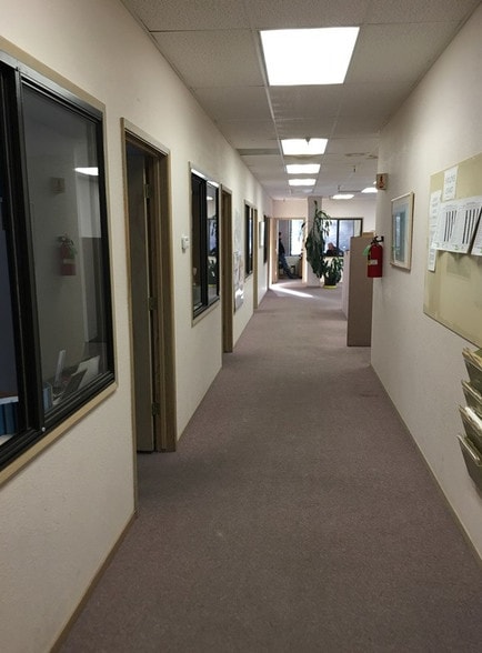 More Photos Of 416 Crown Point Cir, Grass Valley Warehouse For Lease