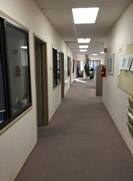 More Photos Of 416 Crown Point Cir, Grass Valley Warehouse For Lease