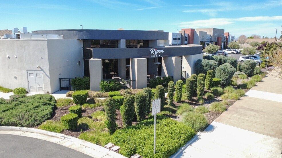 More Photos Of 200 W River Rd, Ripon General Retail For Lease