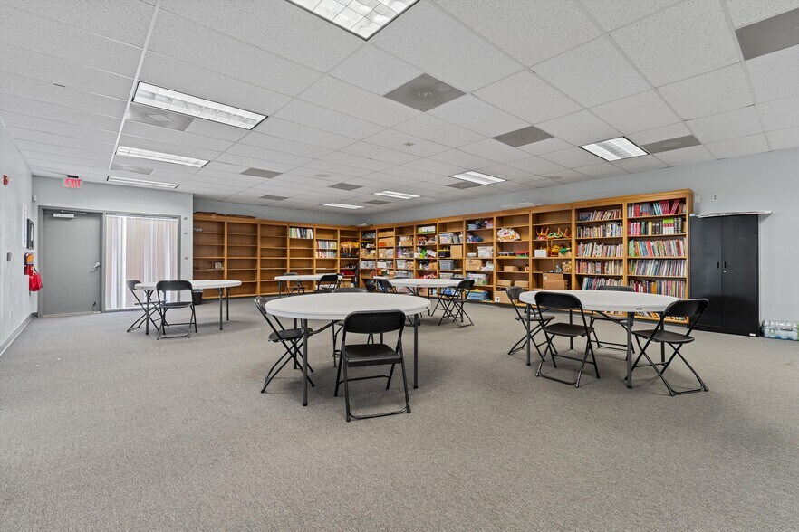 More Photos Of 3700 W Avenue L, Lancaster Schools For Lease