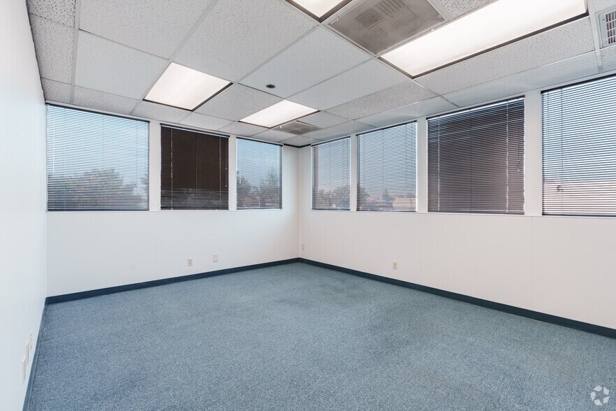 More Photos Of 200 New Stine Rd, Bakersfield Office For Lease