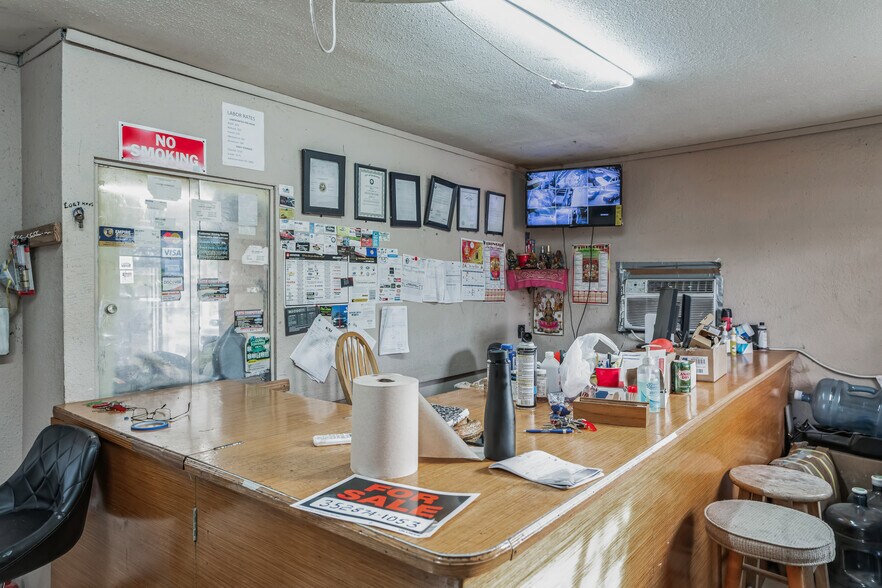 More Photos Of 10 Barry Ave, Mascotte Auto Repair For Sale