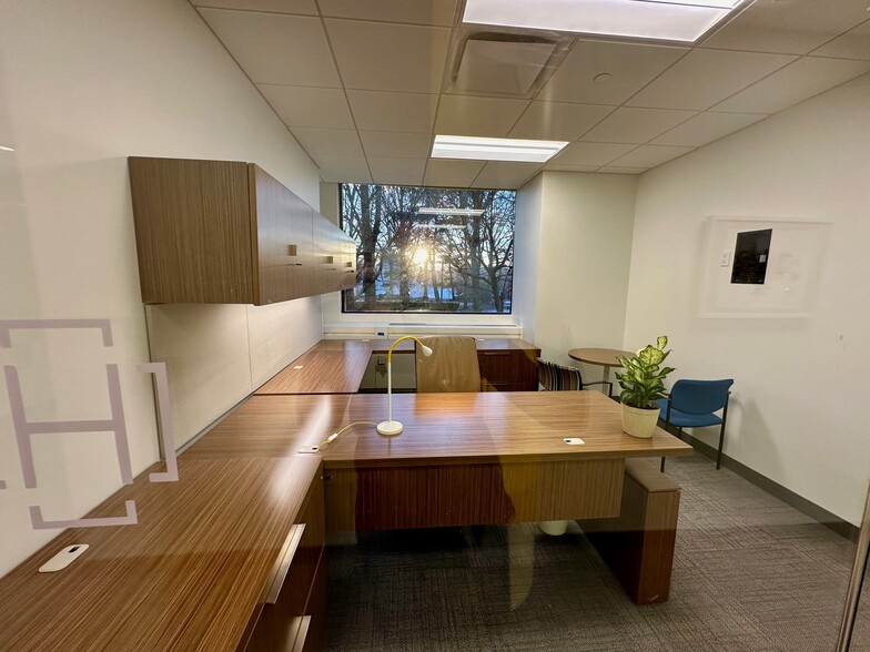 More Photos Of 1700 E Putnam Ave, Old Greenwich Office For Lease