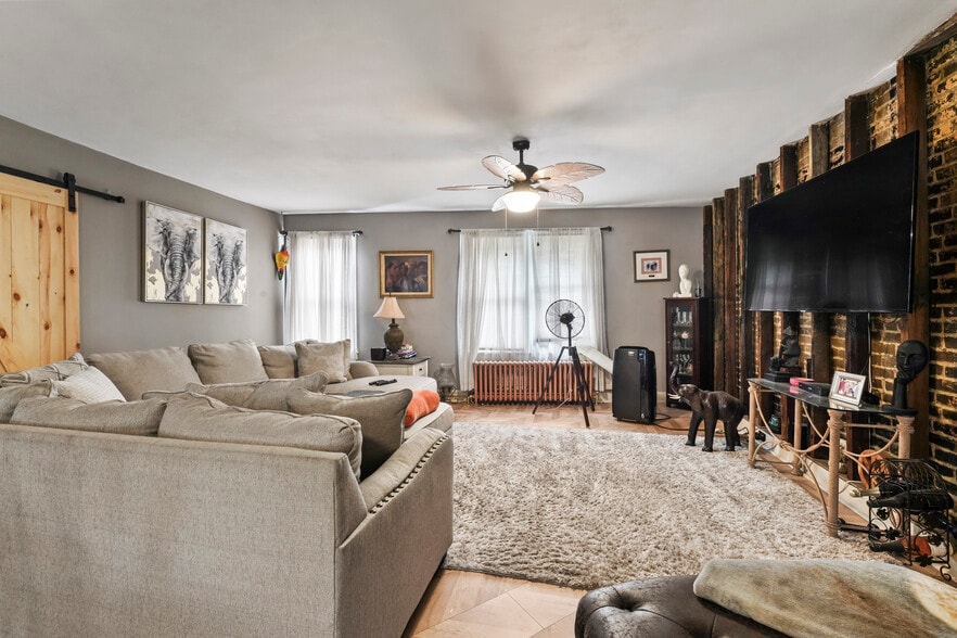 More Photos Of 165 Madison Ave, Albany Storefront Retail Residential For Sale