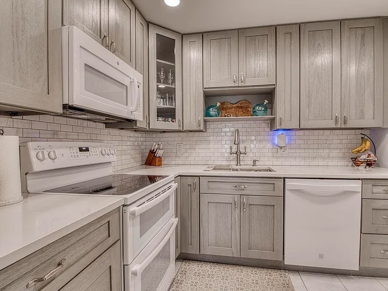 More Photos Of 3475 S Ocean Blvd, Palm Beach Apartments For Sale