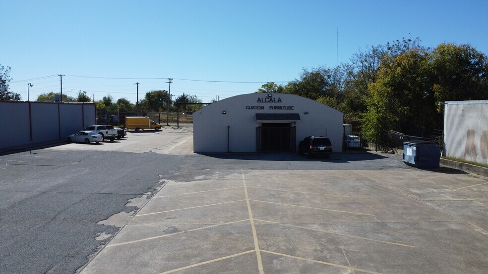 More Photos Of 5520 Military Pky, Dallas Industrial For Sale