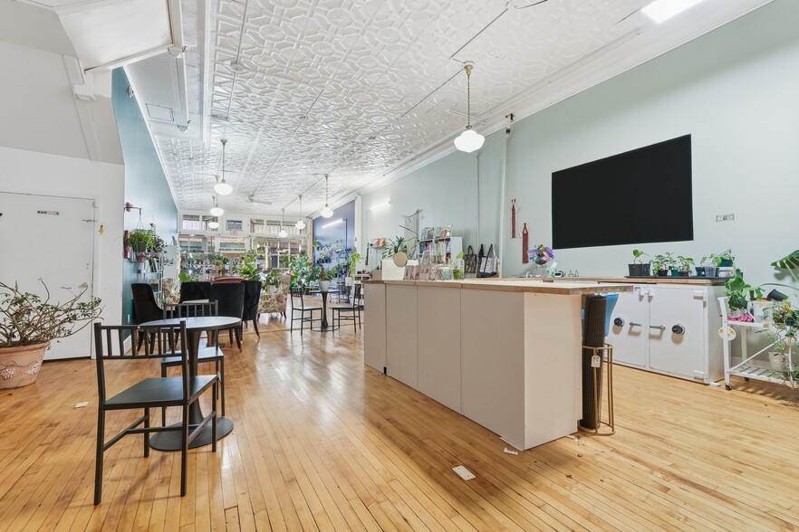 More Photos Of 284 High St, Holyoke Storefront Retail Residential For Sale