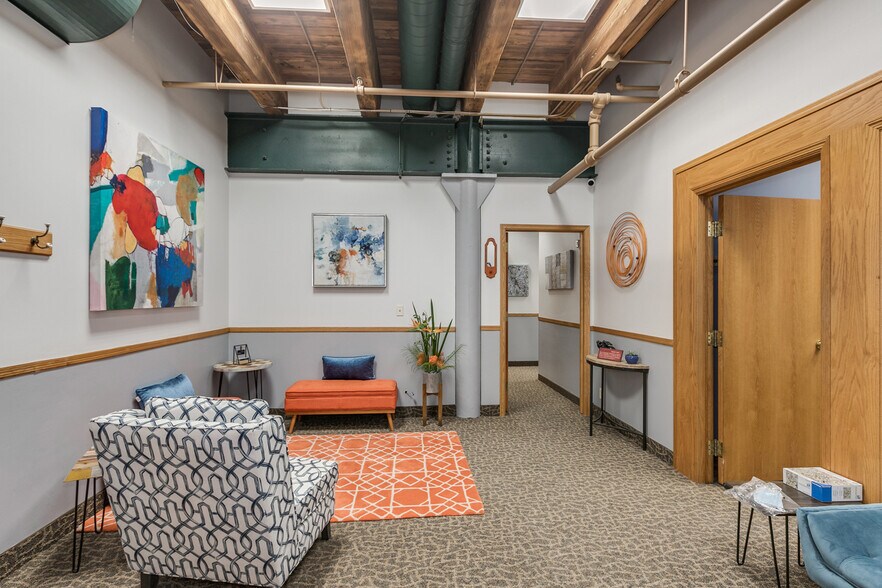 More Photos Of 413 Wacouta St, Saint Paul Office Residential For Lease